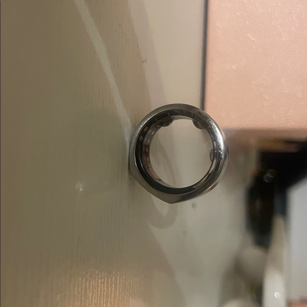Oura ring 3rd gen size 6 - Picture 4 of 4
